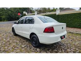 VOLKSWAGEN - VOYAGE - 2011/2012 - Branca - R$ 25.900,00