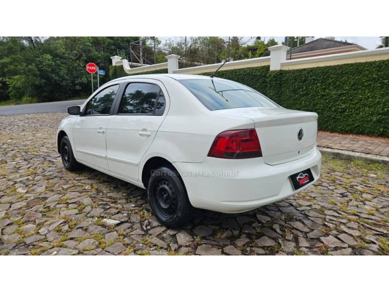 VOLKSWAGEN - VOYAGE - 2011/2012 - Branca - R$ 25.900,00