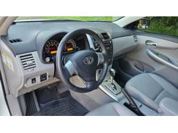 TOYOTA - COROLLA - 2011/2012 - Branca - R$ 68.900,00