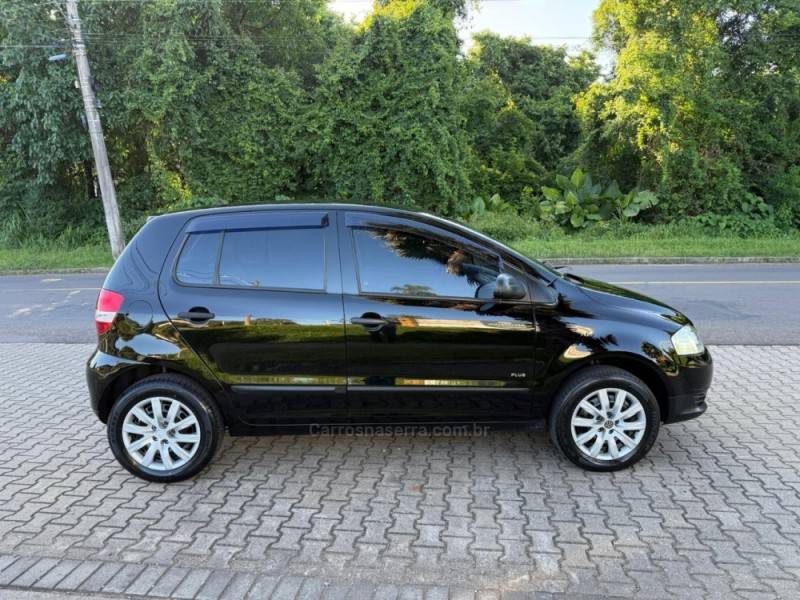 VOLKSWAGEN - FOX - 2007/2008 - Preta - R$ 31.900,00