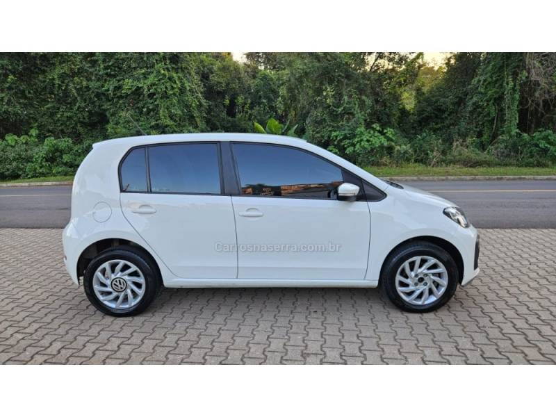 VOLKSWAGEN - UP - 2019/2020 - Branca - R$ 65.900,00
