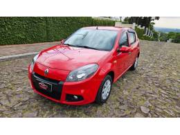 RENAULT - SANDERO - 2013/2014 - Vermelha - R$ 34.900,00