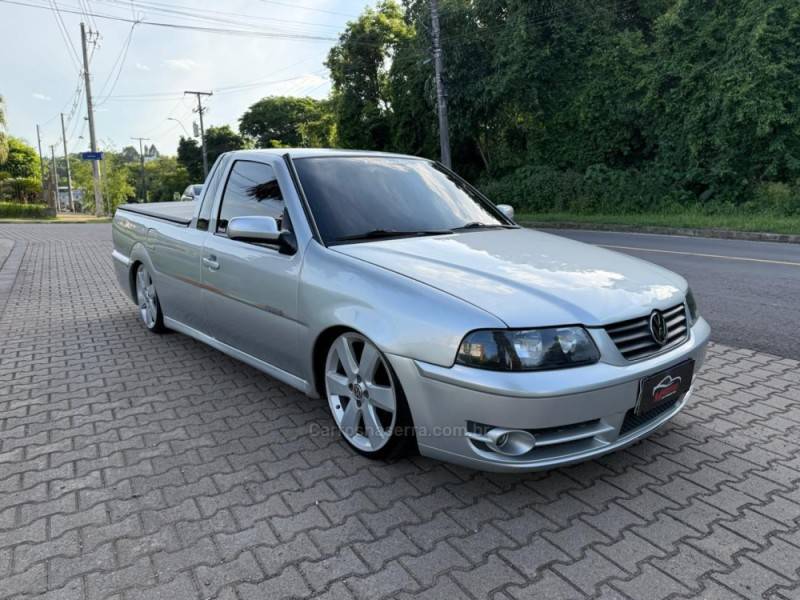 VOLKSWAGEN - SAVEIRO - 2000/2001 - Prata - R$ 33.900,00