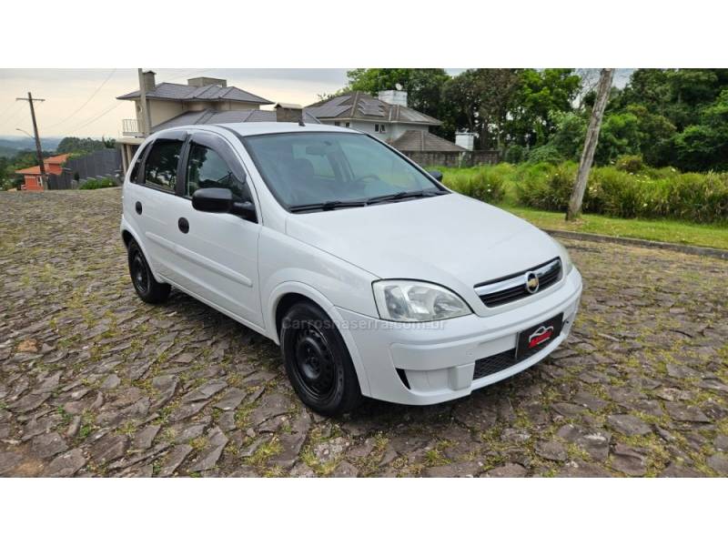 CHEVROLET - CORSA - 2011/2012 - Branca - R$ 31.900,00