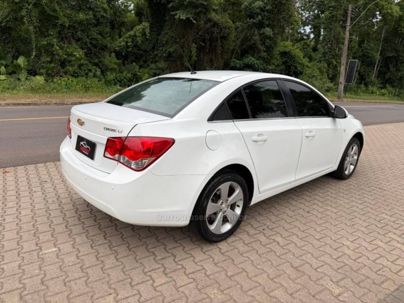 CHEVROLET - CRUZE - 2013/2014 - Branca - R$ 59.900,00