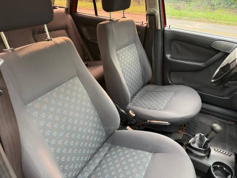 VOLKSWAGEN - GOL - 2002/2003 - Vermelha - R$ 19.900,00
