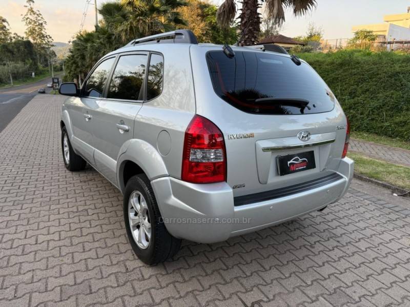 HYUNDAI - TUCSON - 2011/2012 - Prata - R$ 44.900,00
