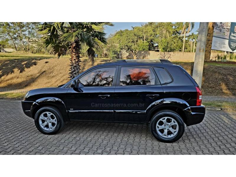 HYUNDAI - TUCSON - 2012/2013 - Preta - R$ 48.000,00