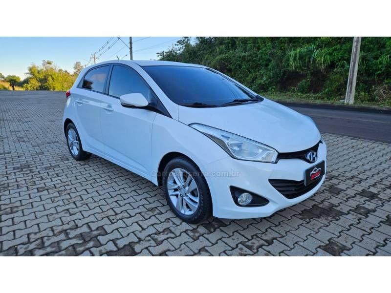 HYUNDAI - HB20 - 2013/2014 - Branca - R$ 55.900,00