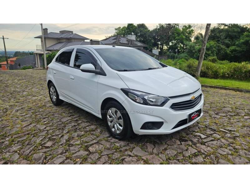 CHEVROLET - ONIX - 2019/2019 - Branca - R$ 54.900,00