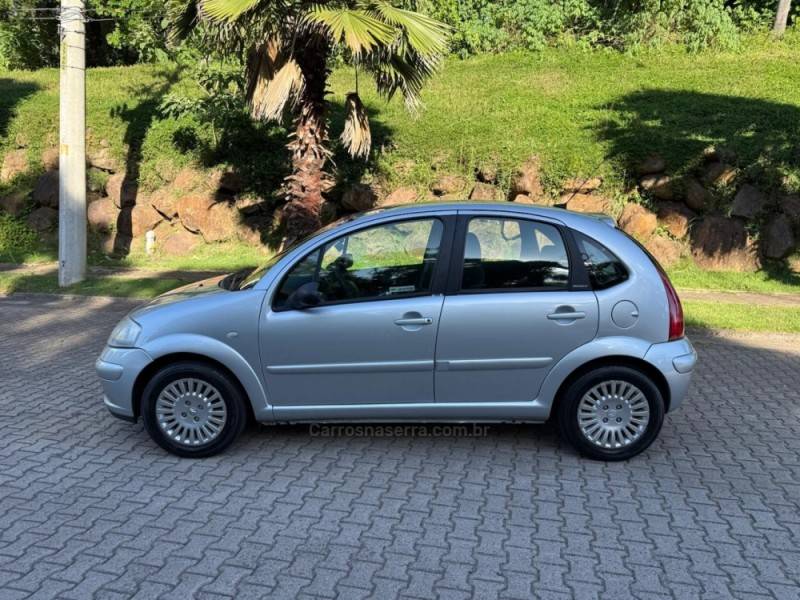 CITROËN - C3 - 2005/2006 - Prata - R$ 14.900,00
