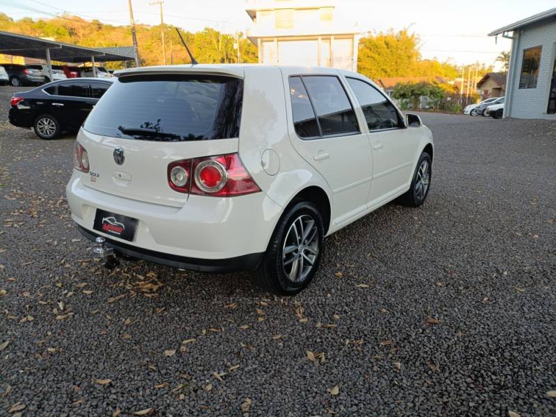 VOLKSWAGEN - GOLF - 2009/2010 - Branca - R$ 45.900,00