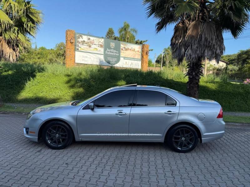 FORD - FUSION - 2010/2010 - Prata - R$ 43.900,00
