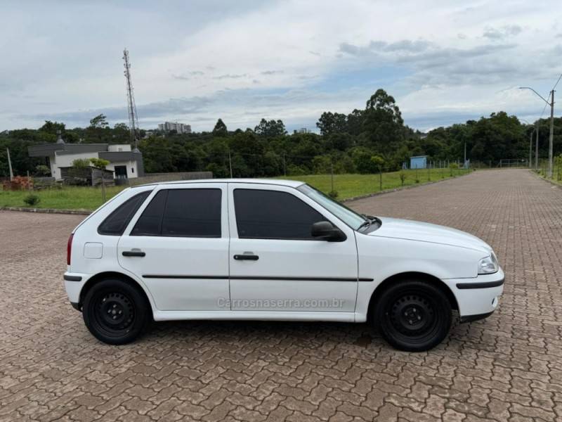 VOLKSWAGEN - GOL - 2001/2001 - Branca - R$ 22.900,00