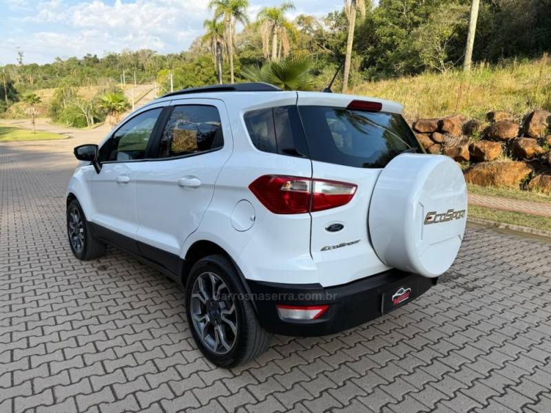FORD - ECOSPORT - 2017/2018 - Branca - R$ 71.900,00