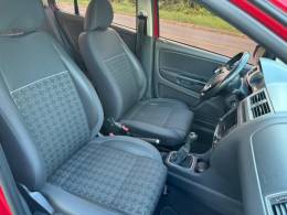 VOLKSWAGEN - FOX - 2017/2017 - Vermelha - R$ 53.900,00