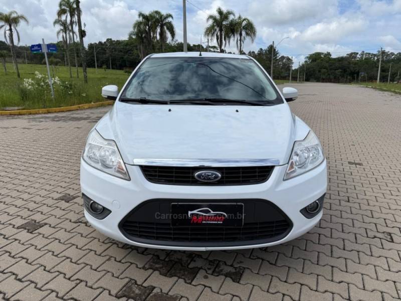 FORD - FOCUS - 2013/2013 - Branca - R$ 39.900,00