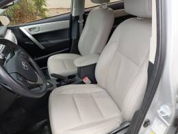 TOYOTA - COROLLA - 2016/2017 - Prata - R$ 96.900,00