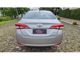 TOYOTA - YARIS - 2019/2019 - Prata - R$ 76.900,00