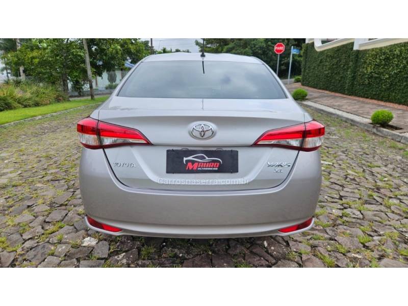 TOYOTA - YARIS - 2019/2019 - Prata - R$ 76.900,00