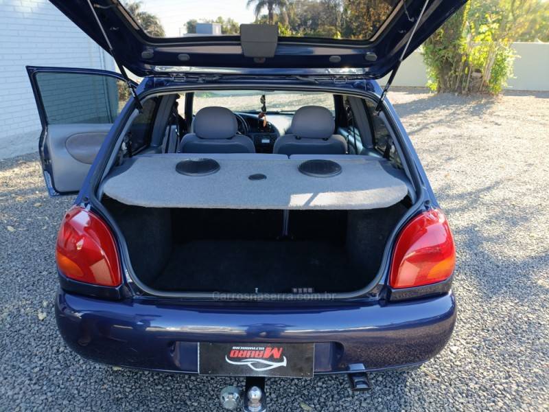 FORD - FIESTA - 1996/1996 - Azul - R$ 14.900,00