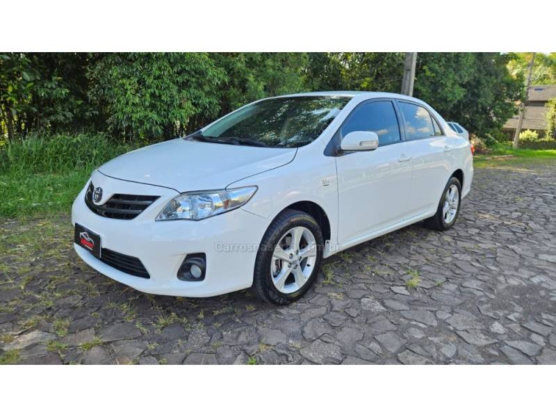 TOYOTA - COROLLA - 2011/2012 - Branca - R$ 68.900,00