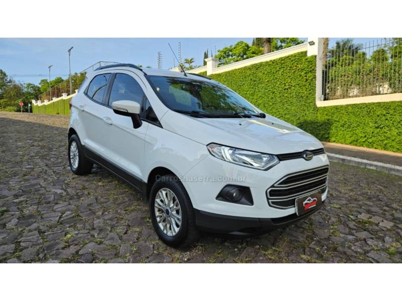 FORD - ECOSPORT - 2016/2017 - Branca - R$ 61.900,00