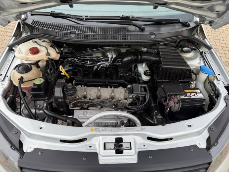 VOLKSWAGEN - VOYAGE - 2021/2022 - Prata - R$ 61.900,00