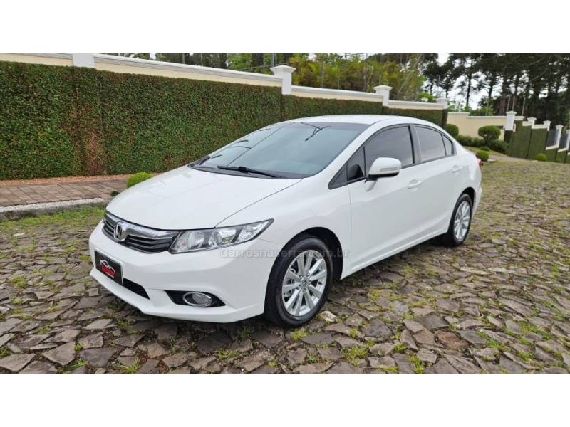 HONDA - CIVIC - 2013/2014 - Branca - R$ 73.900,00