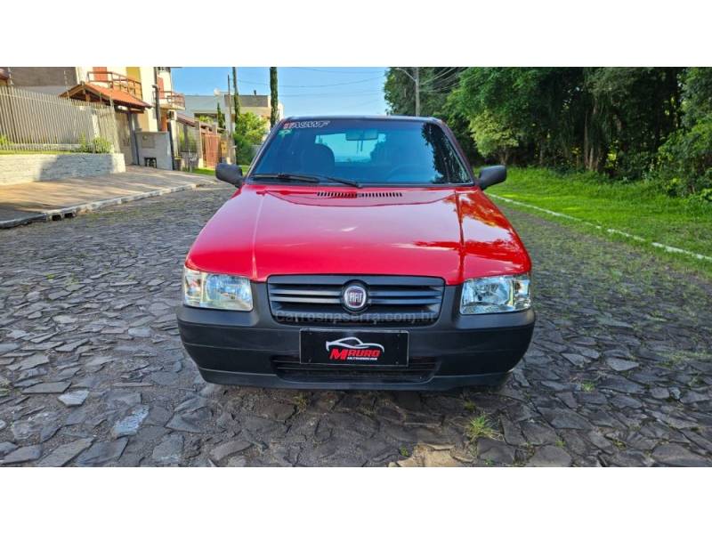 FIAT - UNO - 2004/2004 - Vermelha - R$ 15.000,00