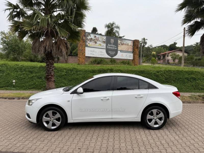 CHEVROLET - CRUZE - 2013/2014 - Branca - R$ 59.500,00