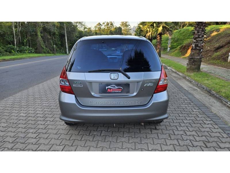 HONDA - FIT - 2008/2008 - Cinza - R$ 33.900,00