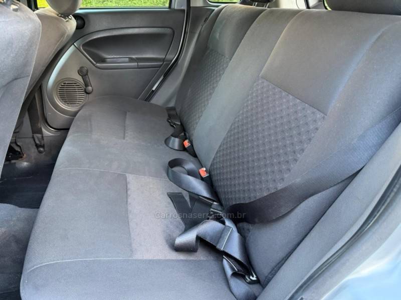 FORD - FIESTA - 2007/2007 - Prata - R$ 16.900,00