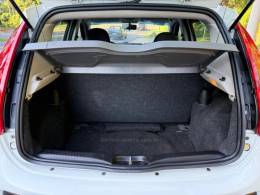 FIAT - PALIO - 2014/2015 - Branca - R$ 38.900,00