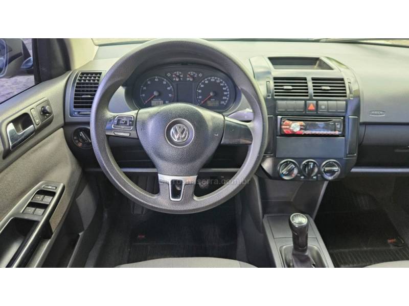 VOLKSWAGEN - POLO - 2006/2007 - Preta - R$ 34.900,00