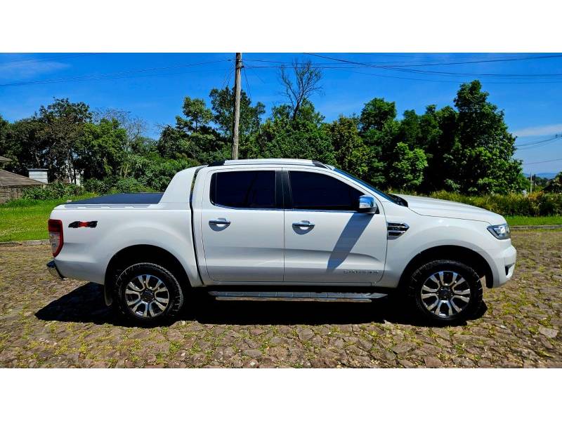 FORD - RANGER - 2020/2021 - Branca - R$ 189.900,00