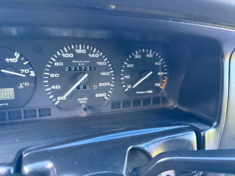 VOLKSWAGEN - SANTANA - 1995/1995 - Branca - R$ 8.900,00