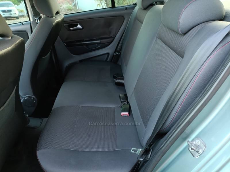 VOLKSWAGEN - FOX - 2010/2011 - Cinza - R$ 37.900,00