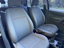 VOLKSWAGEN - FOX - 2009/2010 - Preta - R$ 27.900,00