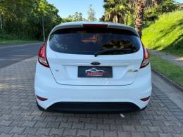 FORD - FIESTA - 2015/2015 - Branca - R$ 43.900,00