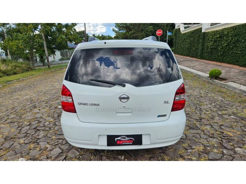 NISSAN - LIVINA - 2012/2013 - Branca - R$ 43.900,00