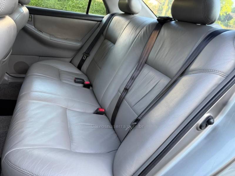 TOYOTA - COROLLA - 2003/2003 - Prata - R$ 36.900,00