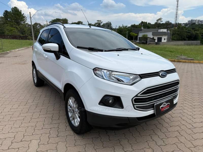 FORD - ECOSPORT - 2016/2017 - Branca - R$ 57.900,00