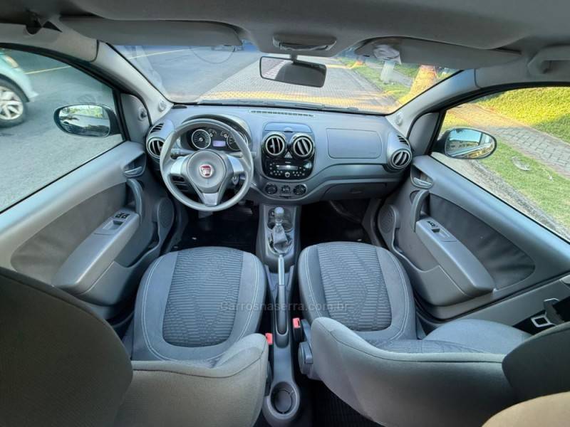 FIAT - PALIO - 2012/2013 - Preta - R$ 41.900,00