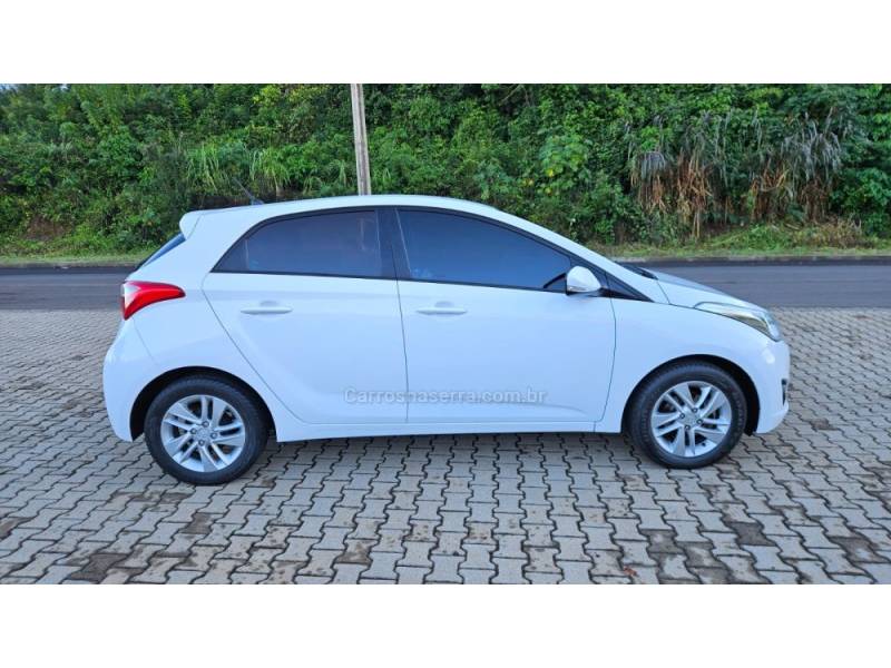 HYUNDAI - HB20 - 2013/2014 - Branca - R$ 55.900,00