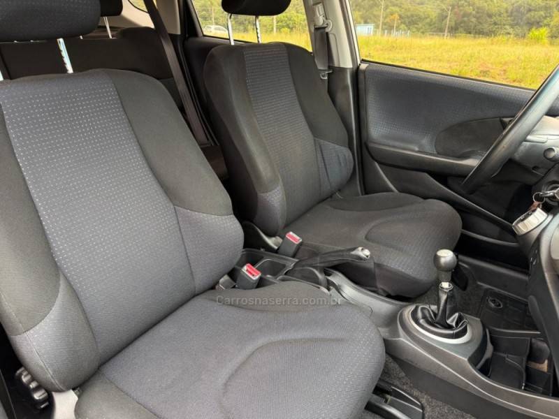 HONDA - FIT - 2012/2012 - Prata - R$ 45.900,00