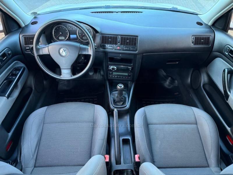 VOLKSWAGEN - GOLF - 2009/2010 - Branca - R$ 45.900,00