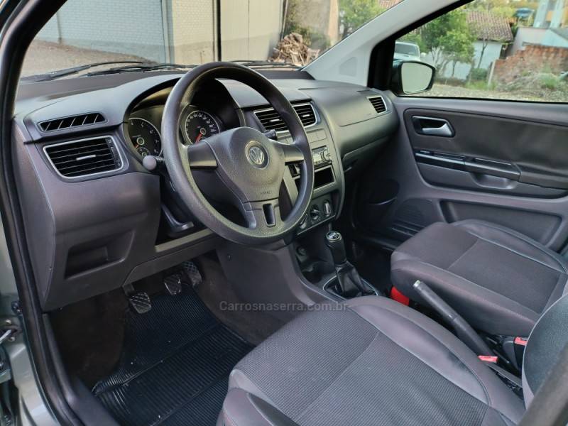 VOLKSWAGEN - FOX - 2010/2011 - Cinza - R$ 37.900,00