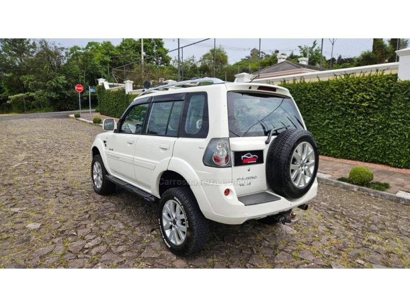 MITSUBISHI - PAJERO TR4 - 2010/2011 - Branca - Sob Consulta