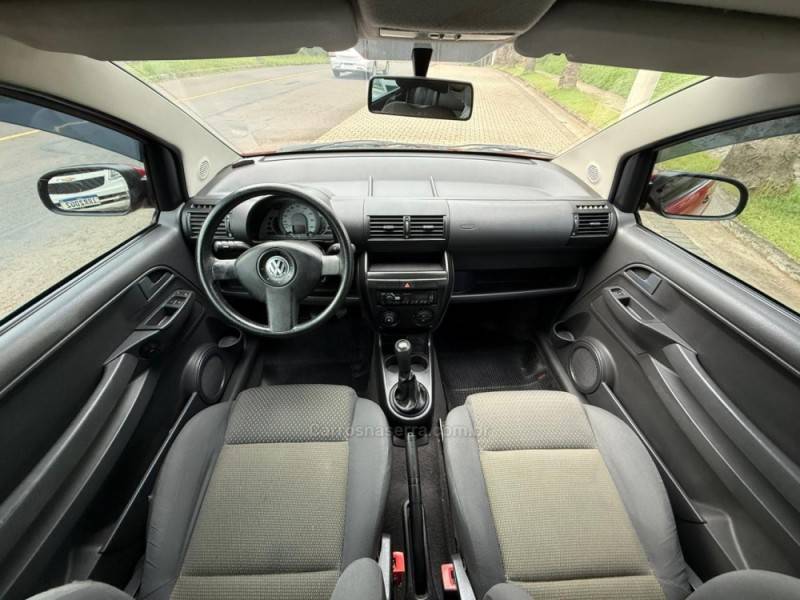 VOLKSWAGEN - FOX - 2007/2008 - Vermelha - R$ 23.900,00